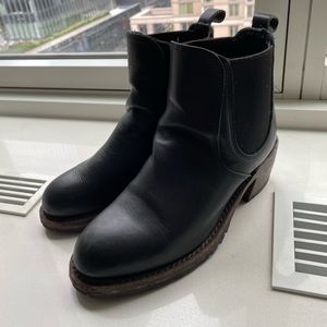Red Wing Heritage Harriet Boots in Black Leather Size 7